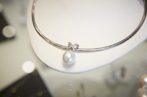Sanders Jewellers pearl necklace